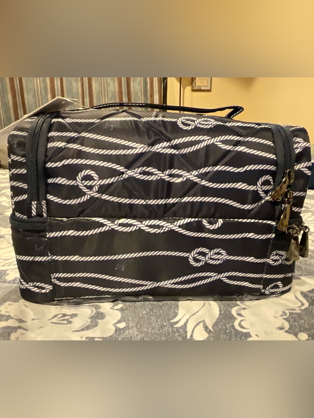 Lug Stowaway Cosmetic Case - Picture 2 of 7